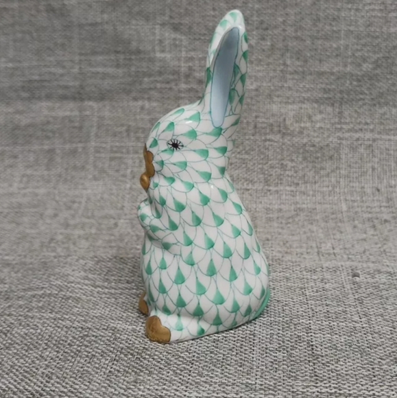 Herend Green Fishnet Sitting Bunny Rabbit Handpainted Porcelain Figurine 15338 - Picture 6 of 9